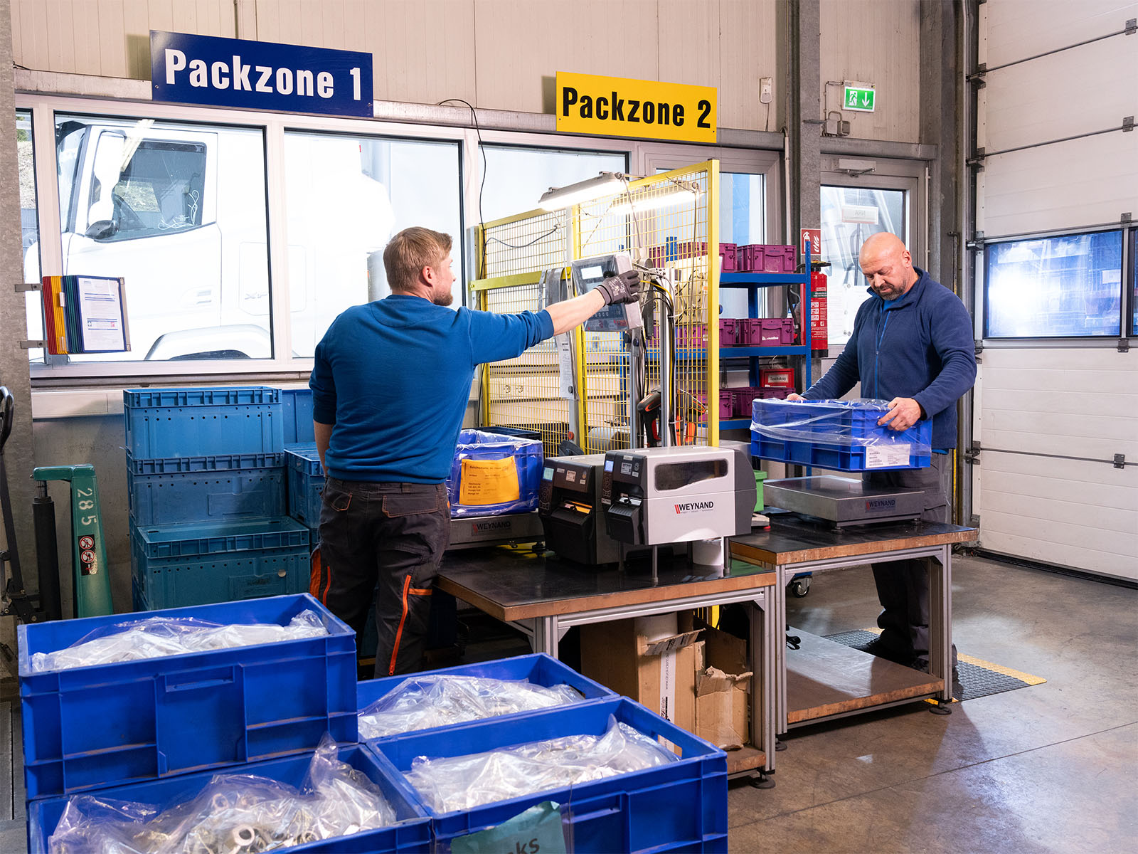 Außenansicht auf das Gebäude von Schnüttgen in der Dämmerung